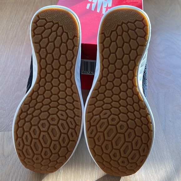 New Balance Fresh Foam Sneaker - Picture 6 of 6